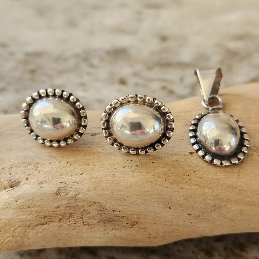 Sterling silver earrings and pendant